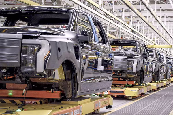 Ford tuvo que re contratar a antiguos ingenieros para corregir errores
